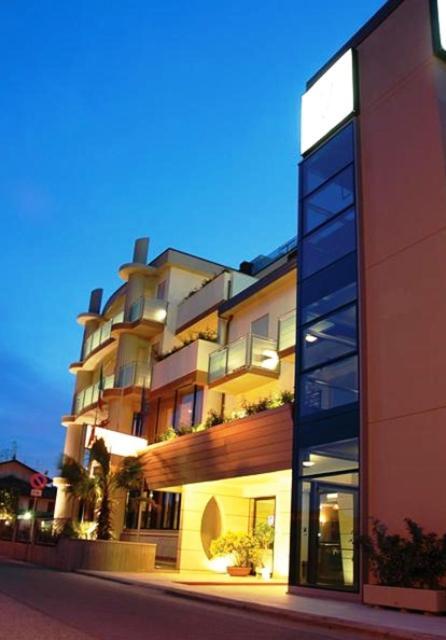 Hotel Capitol San Mauro Mare Exteriér fotografie
