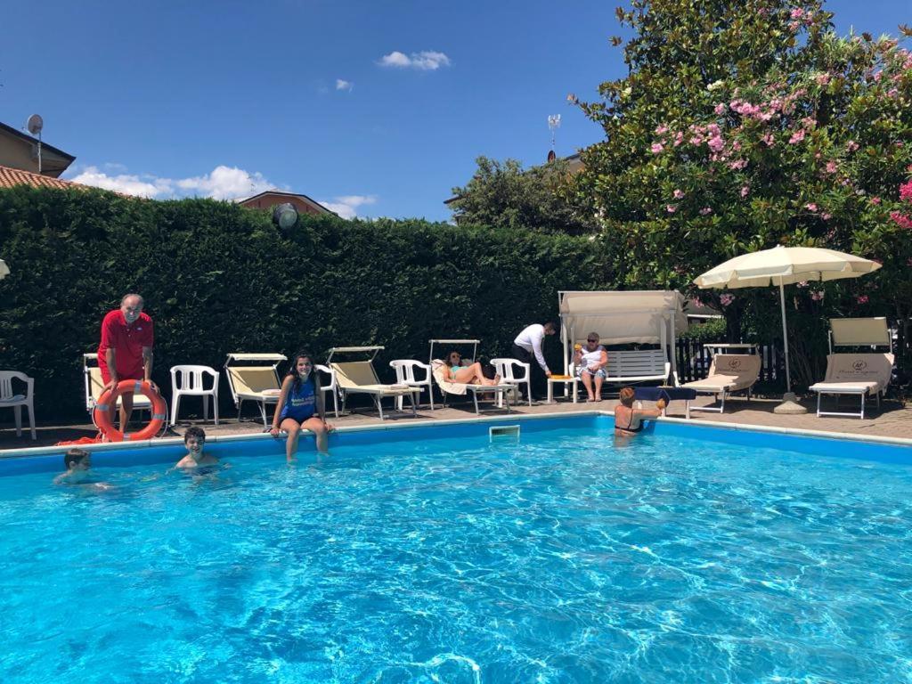 Hotel Capitol San Mauro Mare Exteriér fotografie