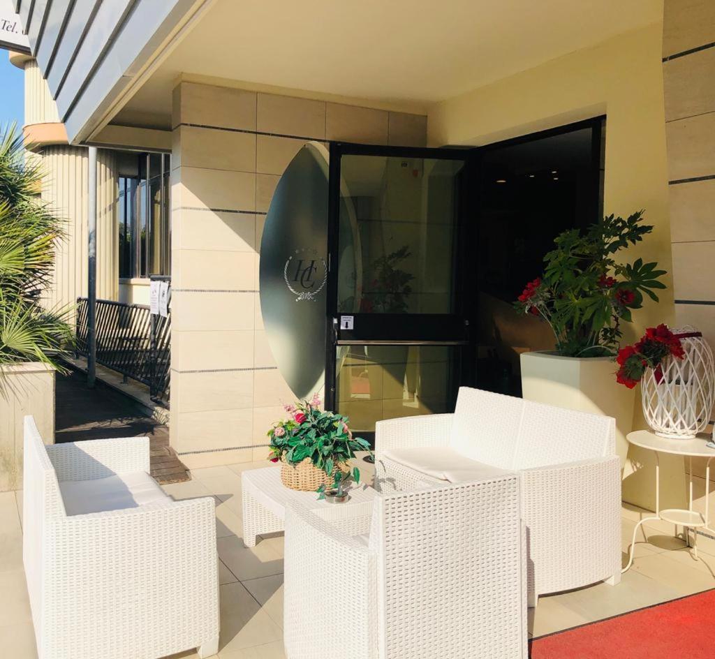 Hotel Capitol San Mauro Mare Exteriér fotografie
