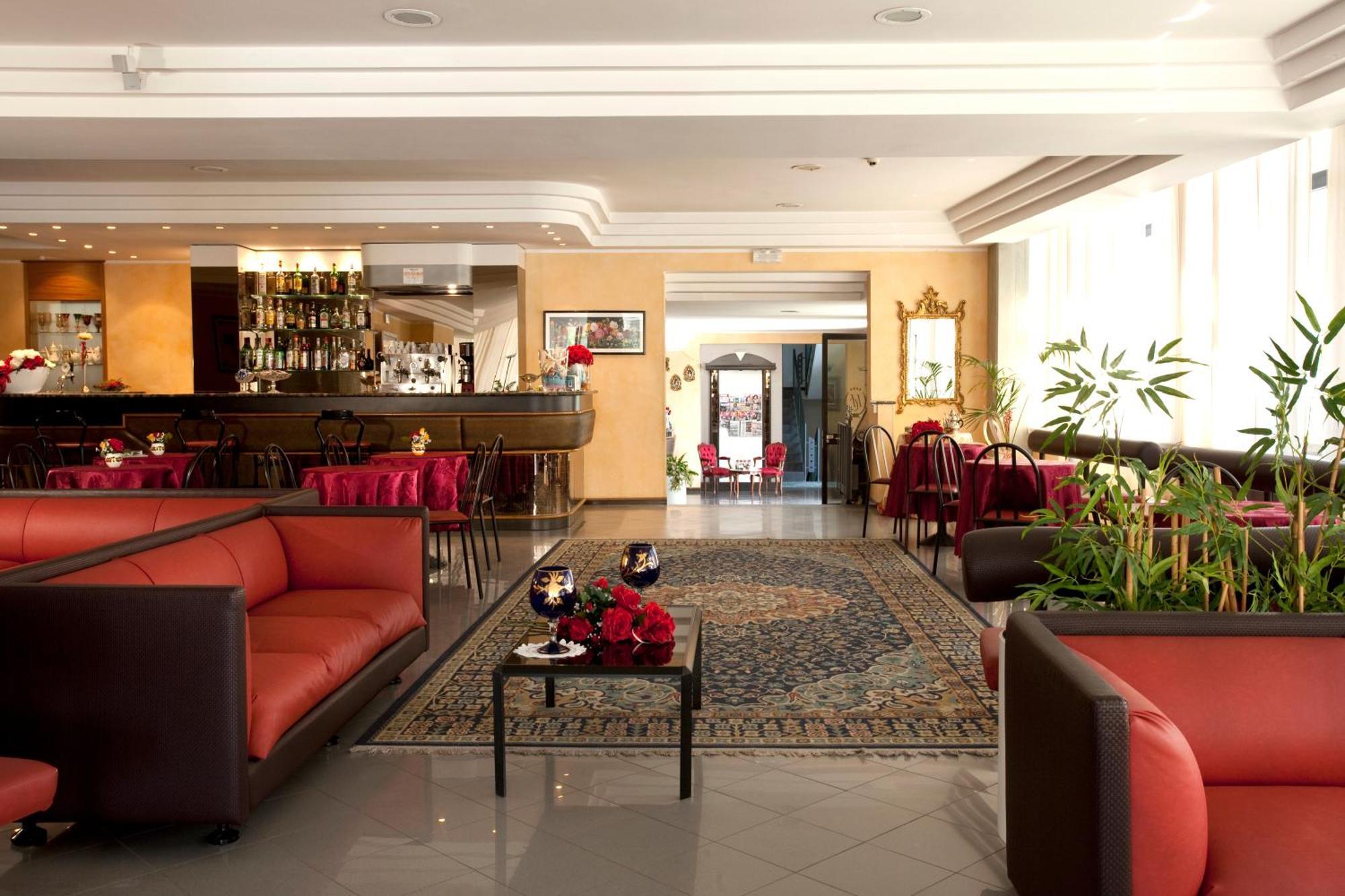 Hotel Capitol San Mauro Mare Exteriér fotografie