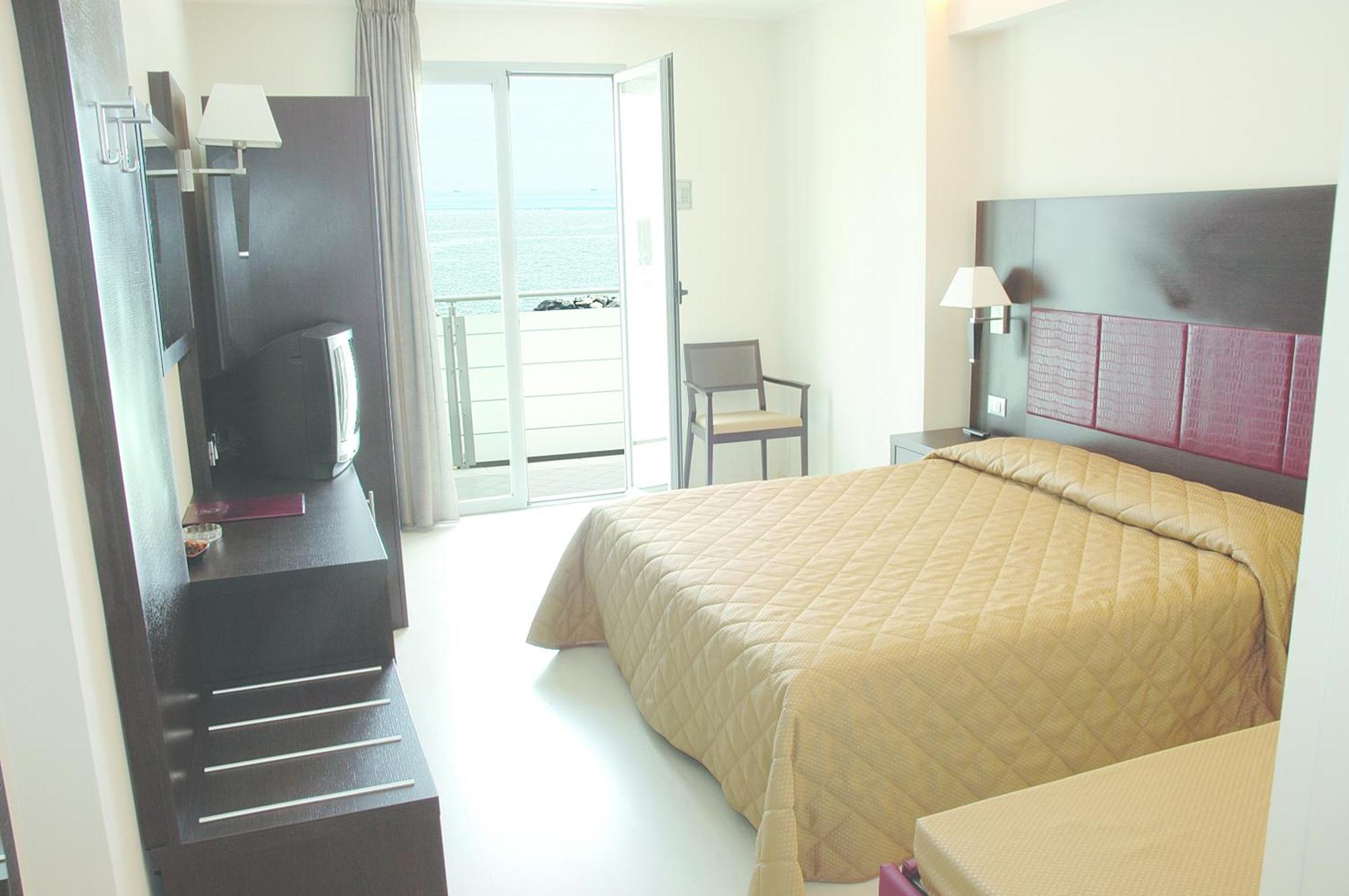 Hotel Capitol San Mauro Mare Exteriér fotografie