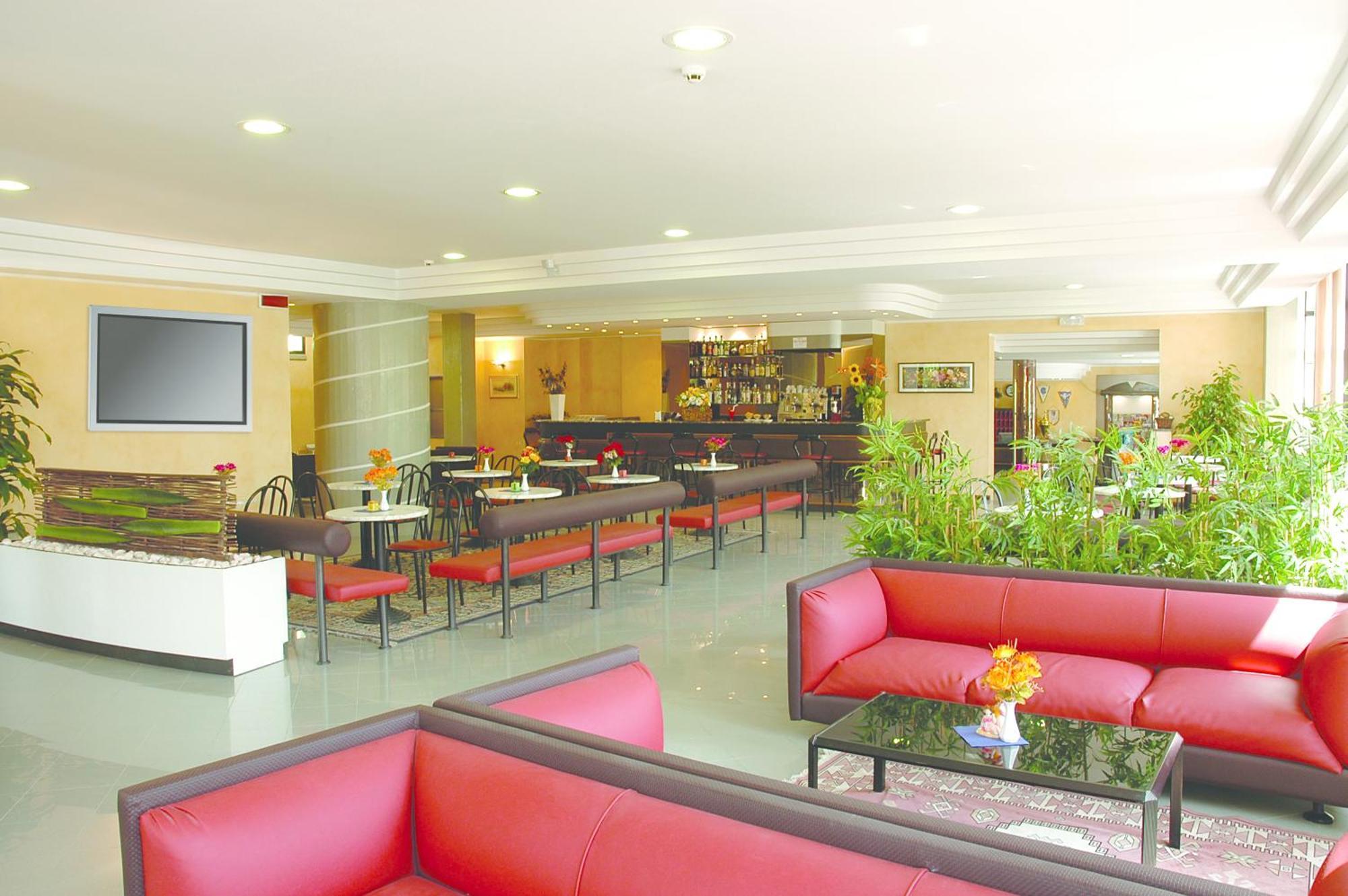 Hotel Capitol San Mauro Mare Exteriér fotografie