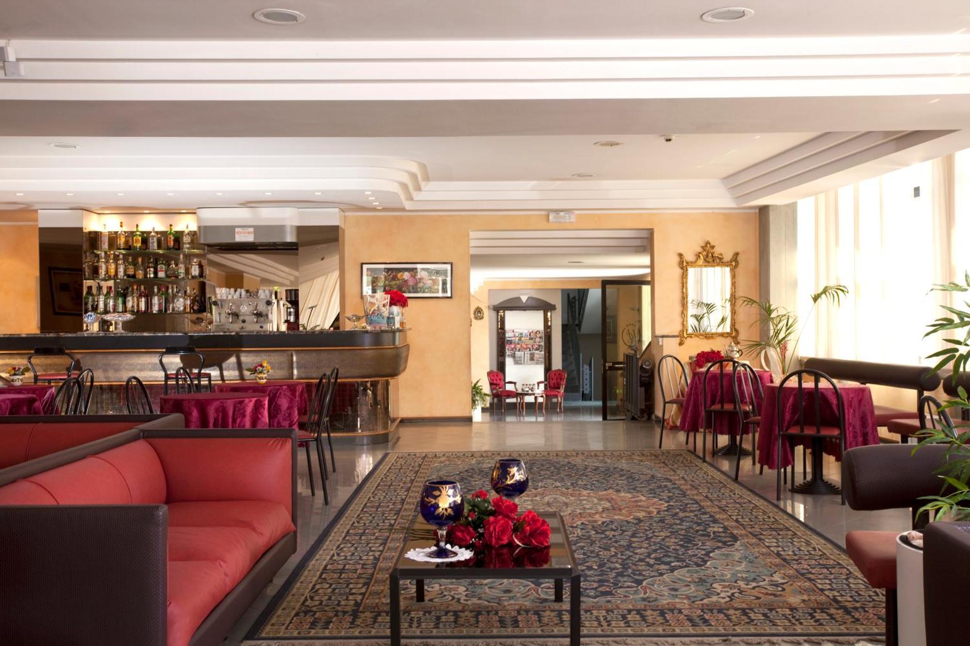 Hotel Capitol San Mauro Mare Exteriér fotografie